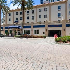 Hampton Inn & Suites St. Petersburg/Downtown, hotel sa St Petersburg