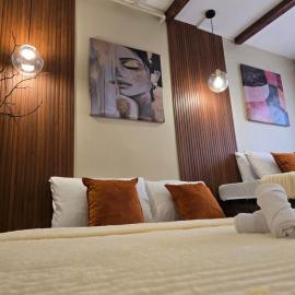 El Nissi Staycation, THE DELUXE CABIN, Enchanted Kingdom