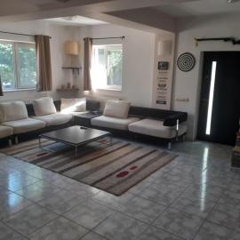 Rent a room Bruno, מלון בפגאראש