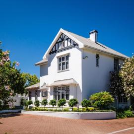 Whispering Oaks Guest House, hotelli kohteessa George