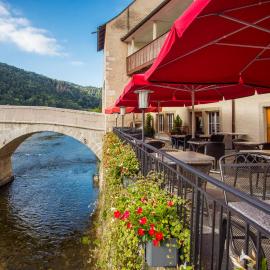Hôtel-Restaurant de la Demi-Lune, viešbutis mieste Sent Ursanas