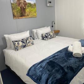 Sundays River Tiny homes - 5 min from Addo Park South Gate, hotel in Gqeberha