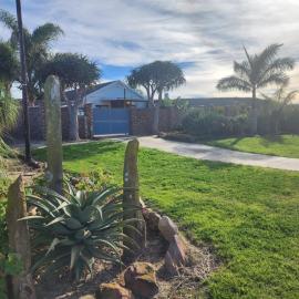 Addo Bush & Bay Cottage, hotel in Gqeberha