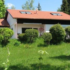 Ferienhaus Fuchsweg im Feriendorf Reichenbach F4, хотел в Неселванг