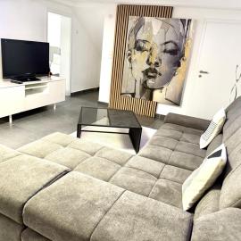 Stilvolles Designappartment mit Terasse & Garten im idylischem Bindlach, hotel en Bindlach