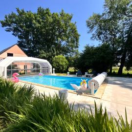 Villa Nausicaa - Circuit des 24h du Mans - Piscine, hotel in Arnage
