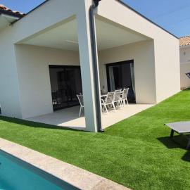 Villa REVA ,8 couchages, piscine entre terre et mer, hotel a Nézignan-lʼÉvêque
