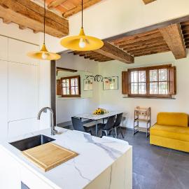 Exclusive property with garden and parking, Deluxe Stay in Viareggio