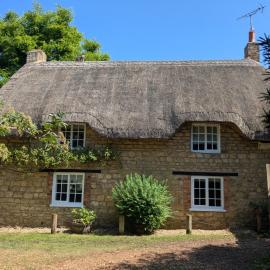Period Thatched Cottage Towcester, hotel in Towcester
