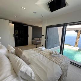 Dream 1-Bedroom Villa with Heated Indoor Pool, Jacuzzi & Sauna and BBQ, Hotel in Medveja