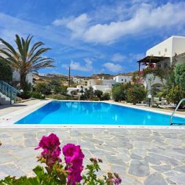 ILIOS COZY CYCLADIC POOLHOUSE MYKONOS with Security Guard, Hotel in Ornos