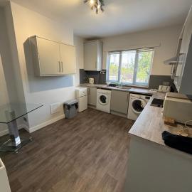 2Bed Contractor & Family Stay Kingswinford DY6