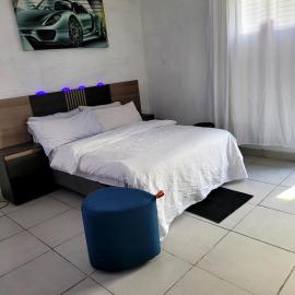 Chikos guest house