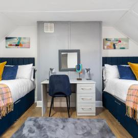 Spacious 6BR London Home Sleeps 18 Near Tube