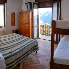 Orèn b&b, hotel v mestu Casargo
