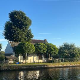 Guesthouse Het Woerdense Veerhuis、ウールデンのホテル