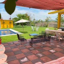 "Casa San Miguel" Alberca privada, jardín, wifi, proyector,asador a 15 min de Cuautla en Morelos, hotel en Tlayecac