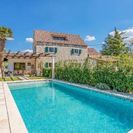 Stunning Home In Solin