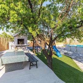 Stunning Home In Vrsine With Wifi