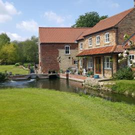 Watermill Farm Cottages, hotel di Metheringham