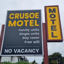 Papakura Crusoe's motor lodge, hotel u gradu Okland