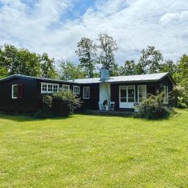 Cozy Seaside Getaway in Grankullavik, hotel in Byxelkrok