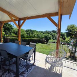 Gîte chez Julia cosy en bois avec son jardin