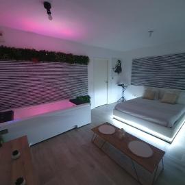 LM newstyle SPA ciné, Hotel in Dugny