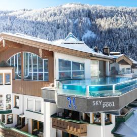 Hotel Neuhintertux 4 Sterne superior, hôtel à Tux