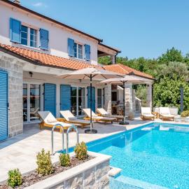 Villa Zoe Retreat, hotel in Đenovići