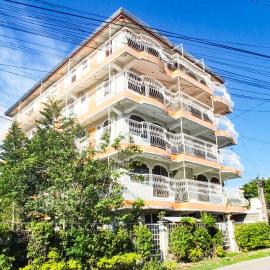 Cenco Suites Residences - Transient in Tanza Cavite, hotel en Tanza