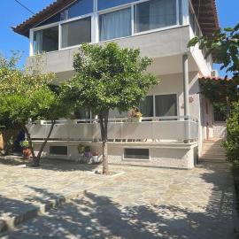 Hera Comfy And Spacious House Near The Airport
