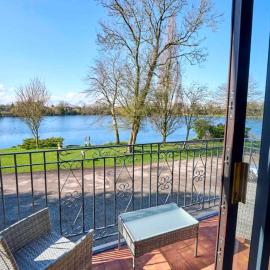 Lakeview House 2x Hot Tub & Games Room