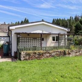Fir Tree Cottage, hotel di Byrness