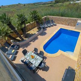 Villa Fieldend - Gozo Holiday Home, hotelli kohteessa Għarb