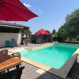 Maison tout confort avec piscine et climatisation