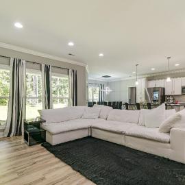 Secluded 18-Acre Retreat in Staley w/ Game Room, hotel u gradu Siler City