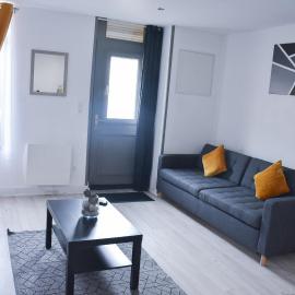 Spacieux F2 - Louvroil - Proche Belgique, hotel a Louvroil