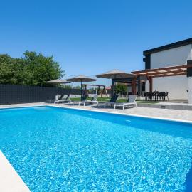 LUX VILLA DUJAM with a heated swimming pool, Suhovare near Zadar