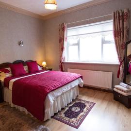Room 2 - Double ensuite room，位于香农河畔卡里克的酒店