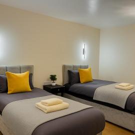 3 Bed Home Near Heathrow, Free Parking, WiFi, hotelli kohteessa Hounslow