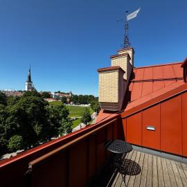 Modern Studio Next to Old Town