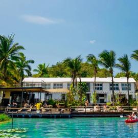 The Yak Lake House - Hostal Bacalar, hotel Bacalarban