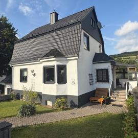 Anil‘s Ferienhaus, Hotel in Olsberg