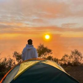 Camping di gunung batur, dan sarapan – hotel w mieście Mantaak
