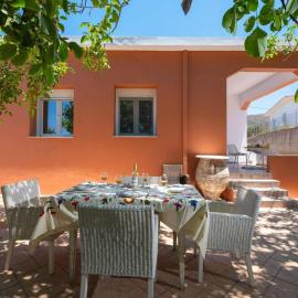 loupagio di mare، فندق في Plátanos