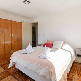 Casa familiar para 7 con Parrilla, Desayuno incluido y A 5 min Piedra Movediza, Hotel in Tandil
