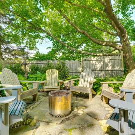 Charming Cottage w/ Patio, Walk to Boothbay Harbor, hotel Boothbay Harborben