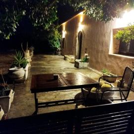 House in Porfyrousa organic farm, hotel v destinaci Avlemonas