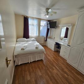 Tanners End Apartment